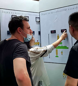 Russian customers visit the factory